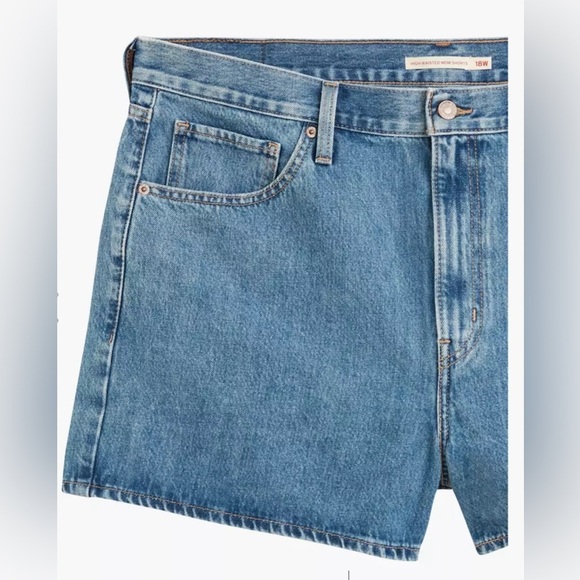 LEVI’S HIGH WAISTED MOM DENIM JEAN SHORTS MED WASH WOMENS 26W NEW WITH TAGS - Picture 4 of 9